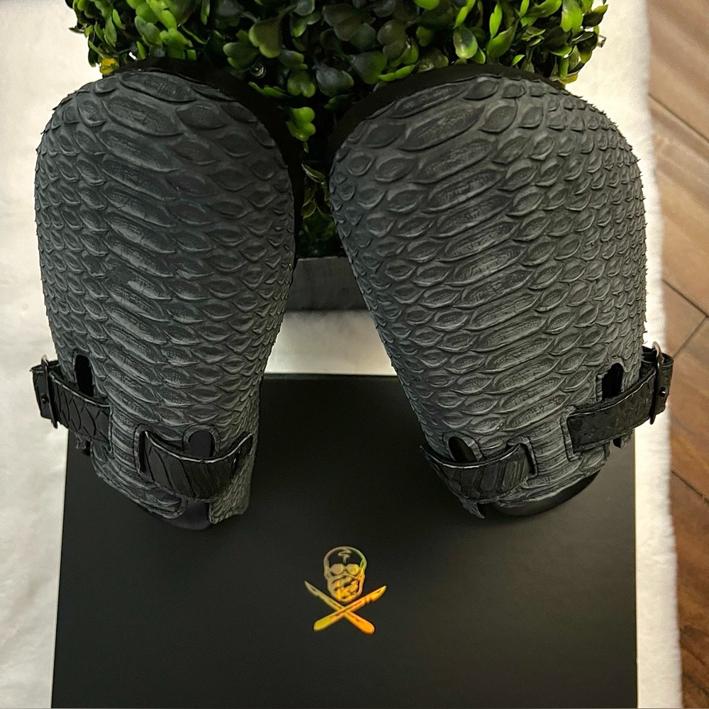The Shoe Surgeon Luxe Mule Matte Black Python Size M 10 W 11.5 New In Box - Picture 6 of 14